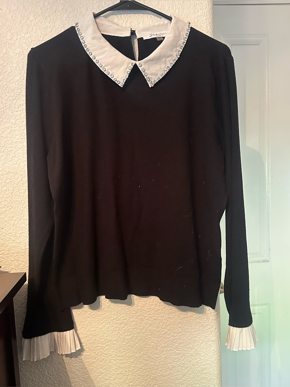 Sioni Black Top with White Crystal-Trimmed Peter Pan Collar